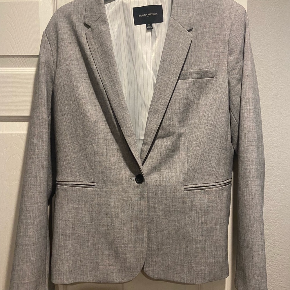 Banana Republic Size 14 single button gray blazer